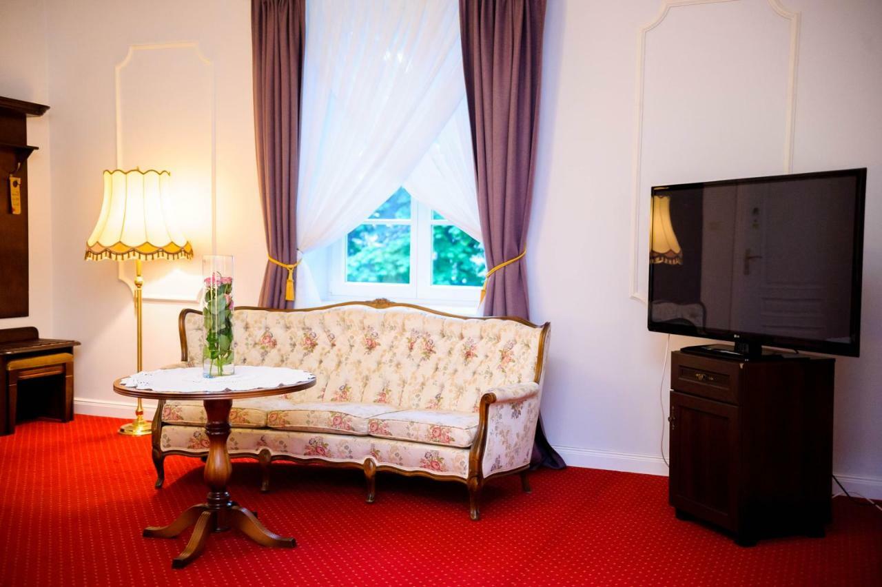 Hotel Dwor Sojki Екстер'єр фото